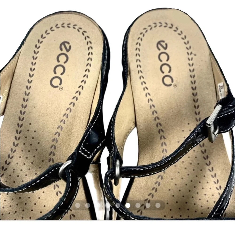 ECCO Women's Black Patent Leather Sandals Size 6-6,5